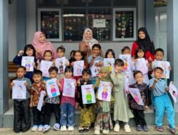 Kreatif Menggerakkan Literasi, Pengelola Perpustakaan Marema Tipar Sukabumi Kenalkan Kartini kepada Anak PAUD