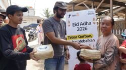Dua Tahun Menanti, Warga Kampung Nelayan Marunda Nikmati Daging Kurban dari TP Indonesia dan Lazismu