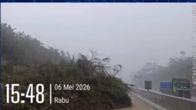 Longsor Tutup Sebagian Jalan Tol Bocimi KM 72 Parungkuda Sukabumi, Arus Dialihkan ke GT Cigombong
