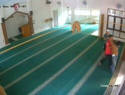 Terekam CCTV dan Kerap Beraksi, Pencuri Inventaris Masjid di Sukabumi Akhirnya Ditangkap