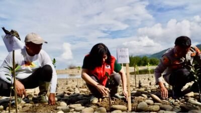Dari Pesisir untuk Masa Depan: Aksi Mitigasi Hijau PMI Lindungi Warga Rentan Buru Selatan