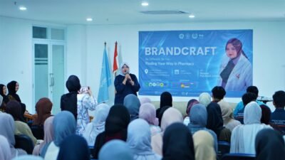 Personal Branding Jadi Kunci Daya Saing Farmasis di Era Persaingan Profesi