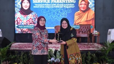 TP-PKK Kota Sukabumi Dorong Komunikasi Efektif Lewat Seminar “Smart Service Parenting”