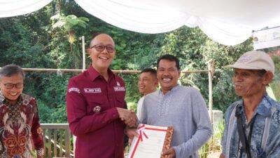 60 Warga Cipelang Terima Sertifikat Hak Milik, Pemkot Sukabumi Tuntaskan Penataan Kawasan Kumuh Secara Bertahap