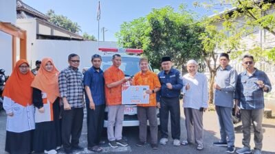 PKS Kota Sukabumi Terima Ambulans dari Anggota DPR RI Slamet, Perkuat Layanan Kesehatan untuk Masyarakat