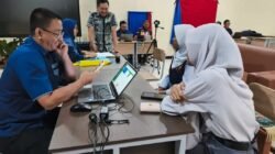 Mudahkan Pelajar Miliki Identitas, Disdukcapil Sukabumi Rekam KTP-el Langsung di Sekolah