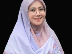 Menakar Samudra dengan Cangkir