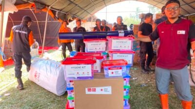 PMI Kabupaten Sukabumi Salurkan Bantuan bagi Penyintas Kebakaran Kampung Adat Ciptamulya