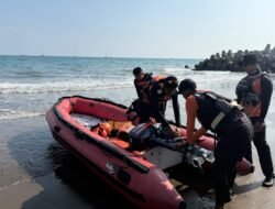 Pemuda Asal Jakarta Hilang Terseret Ombak di Pantai Karangnaya Sukabumi, Tim SAR Lakukan Pencarian