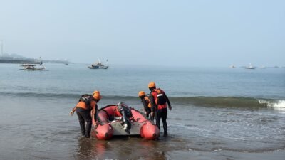 Tim SAR Lanjutkan Pencarian Pemuda Hilang Tenggelam di Pantai Karangnaya Sukabumi