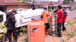 BPBD dan PMI Kota Sukabumi Salurkan 10.000 Liter Air Bersih ke 342 KK di Cikundul yang Terdampak Kekeringan