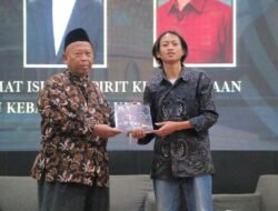 Persatuan dan Kebangkitan Umat Bisa Terwujud Asal Jangan Terjebak Romantisme Masa Lalu