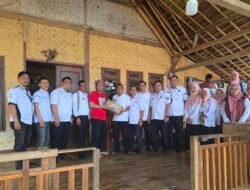 Peduli Penyintas Kebakaran Ciptamulya, SDM PKH Direktorat PSNK Kemensos RI Salurkan Bantuan