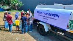 Bantu Warga Terdampak Kekeringan, DT Peduli Sukabumi Salurkan Air Bersih