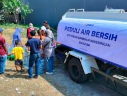 Bantu Warga Terdampak Kekeringan, DT Peduli Sukabumi Salurkan Air Bersih
