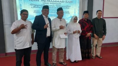Bakti Ka Guru, Ika Smanti Berangkatkan Dua Guru SMAN 3 Sukabumi ke Tanah Suci