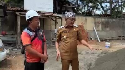 Sidak Pembangunan Kantor Kecamatan Gunungpuyuh, Wali Kota Sukabumi Bawa Meteran: “Tak Boleh Kurang 1 Milimeter”