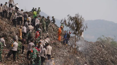 400 Personel Dikerahkan Tangani Kebakaran TPA Cikundul, Pemkot Sukabumi Siapkan Evaluasi Pengelolaan Sampah