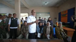 Tinjau Penyaluran Bansos Beras di Sukabumi, Wali Kota Soroti Akurasi Data Penerima
