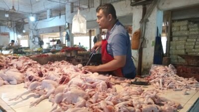 Harga Daging Ayam dan Telur di Pasar Sukabumi Turun, Cek Harga Terbarunya