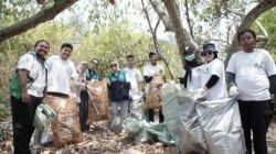 Pertamina Patra Niaga RJBB Gelar Aksi Bersih Pantai di Suaka Margasatwa Pulau Rambut