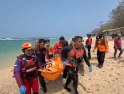Dua Remaja Terseret Ombak di Pantai Cibuaya Sukabumi Ditemukan Meninggal